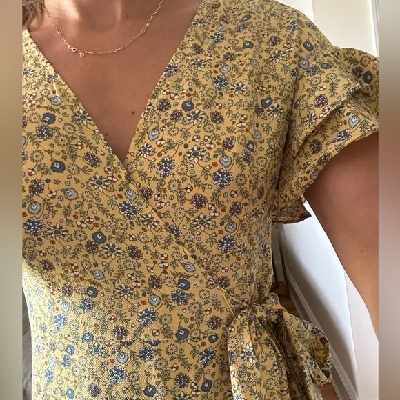 Max Studio Yellow floral dress - Picture 2 of 3